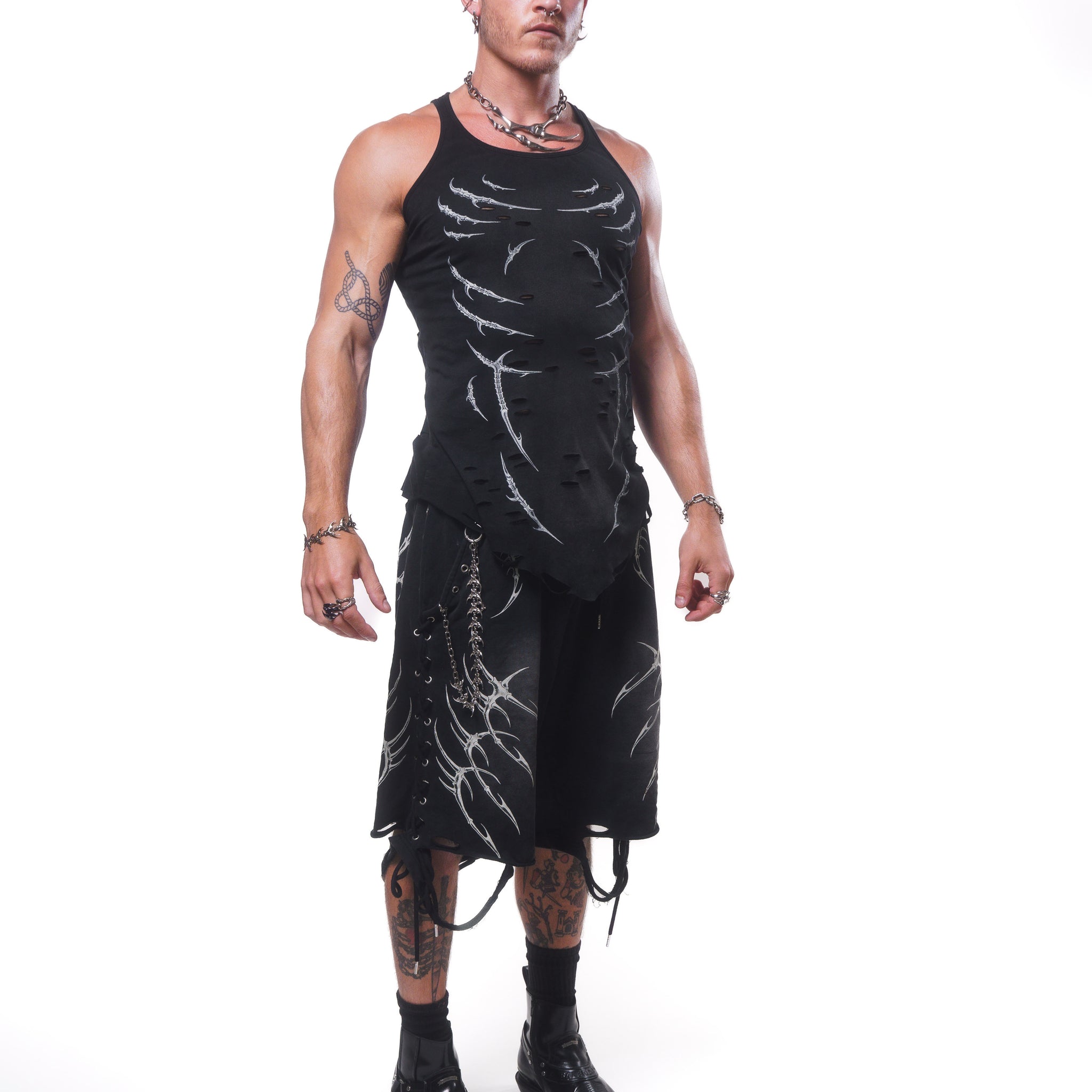 LACED WING SHORTS ( WASHED BLACK )