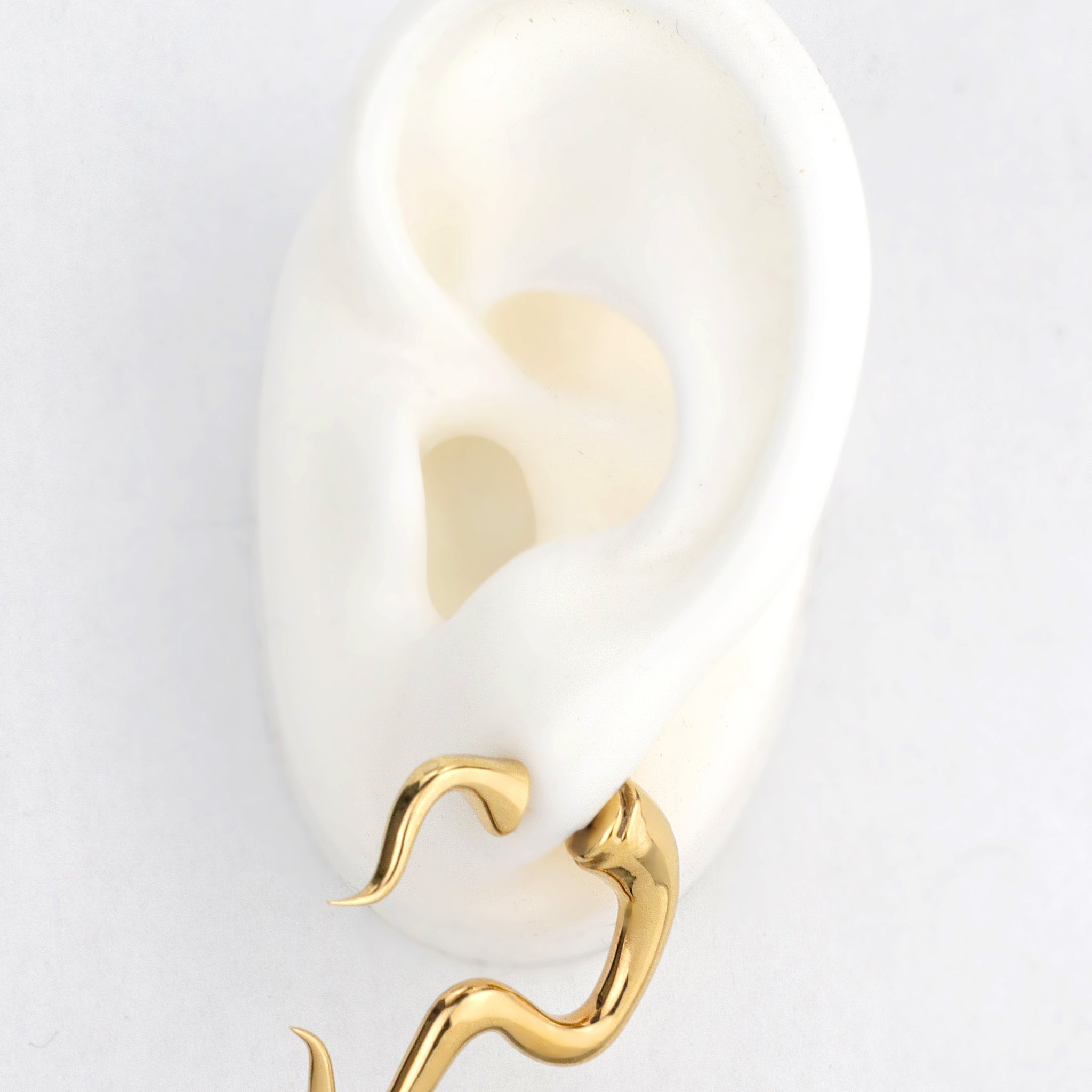 SMOOTH COIL PUSHBACK EARRING