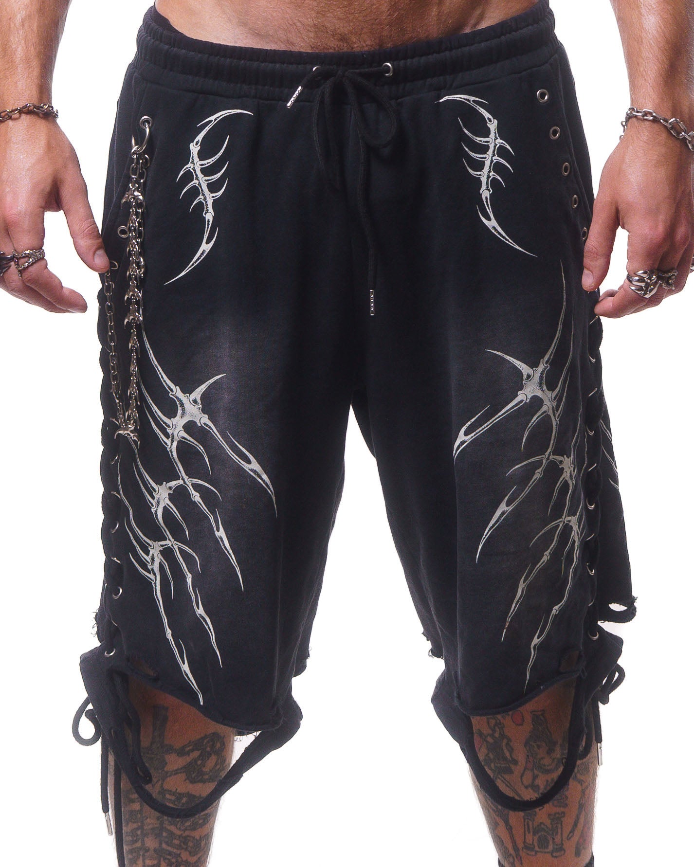 LACED WING SHORTS ( WASHED BLACK )