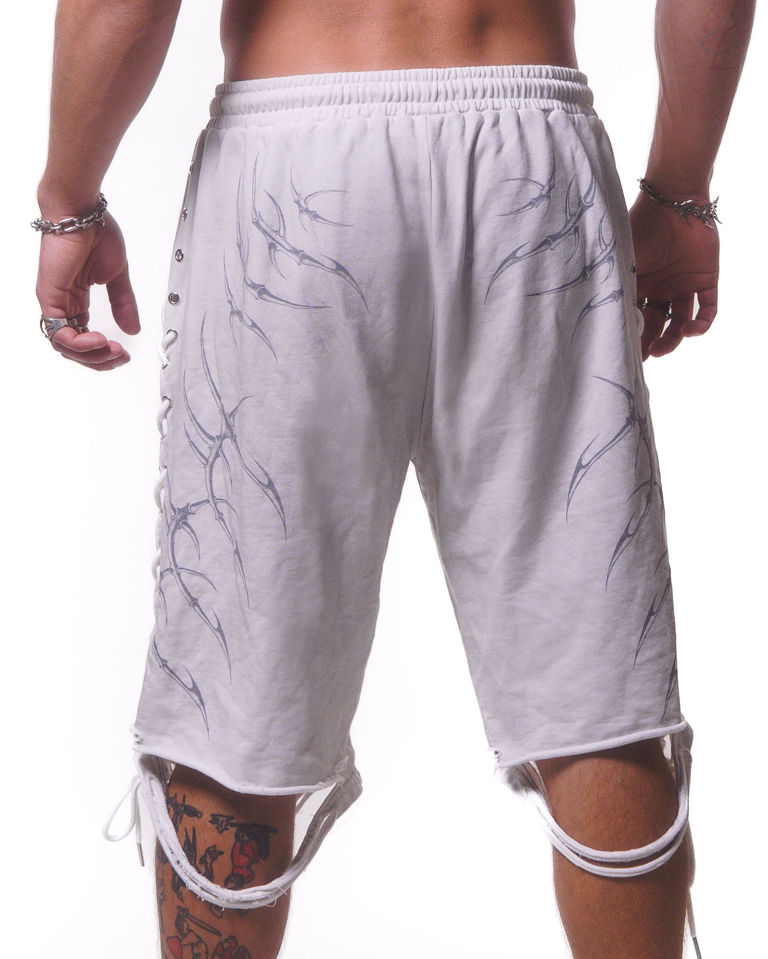 LACED WING SHORTS ( ASHED WHITE )