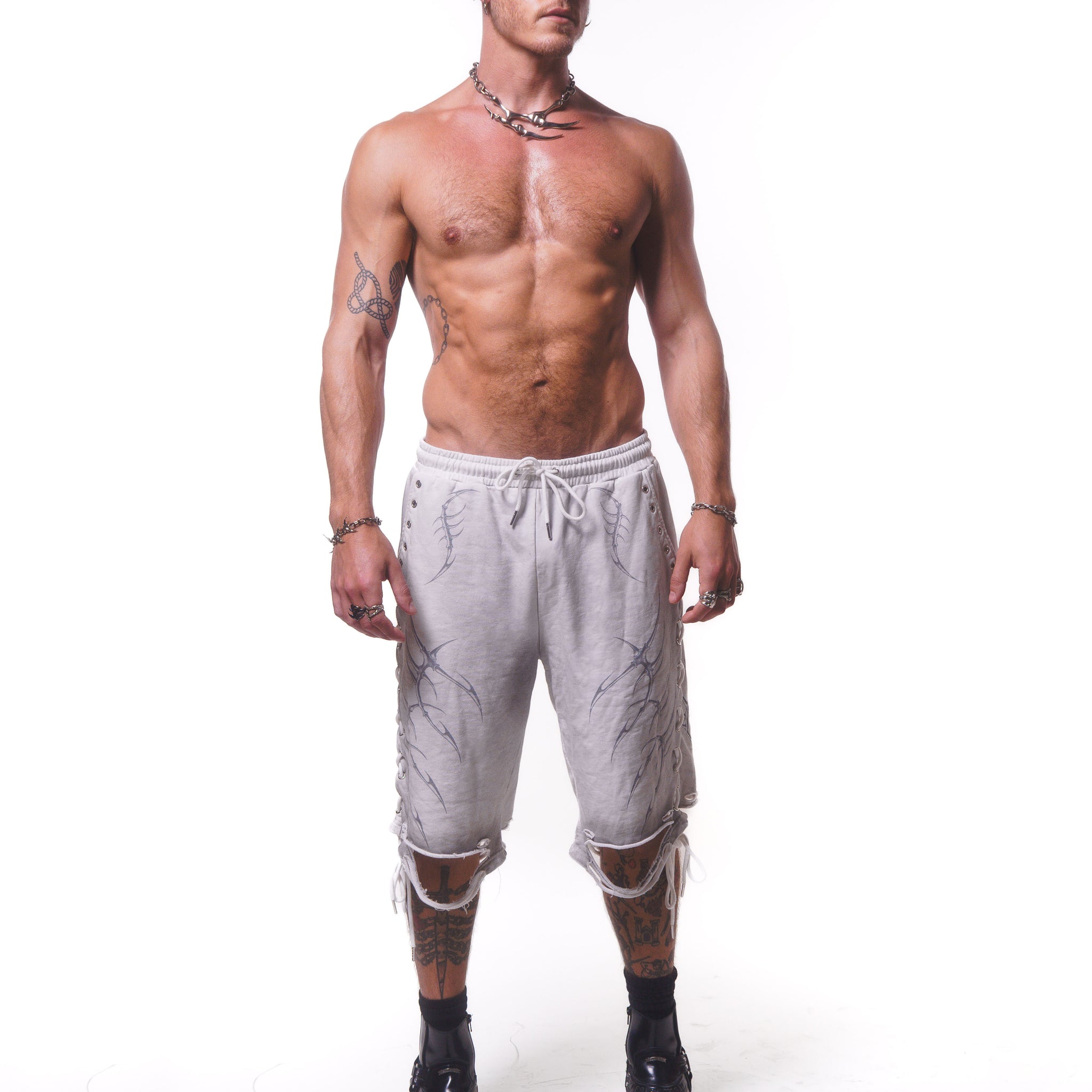 LACED WING SHORTS ( ASHED WHITE )