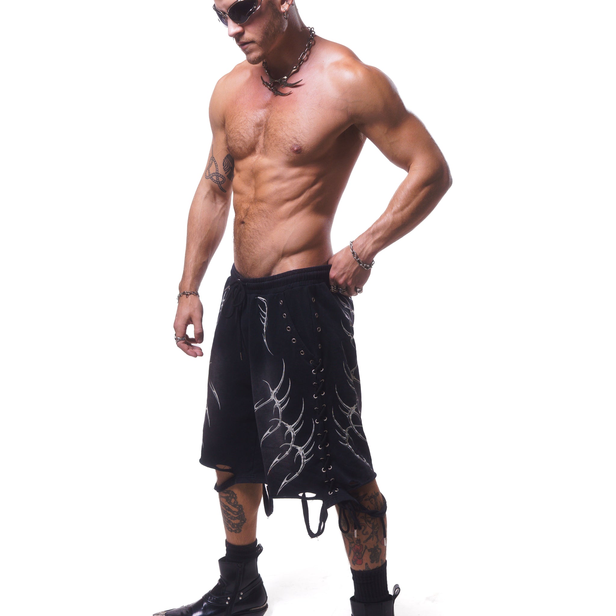 LACED WING SHORTS ( WASHED BLACK )